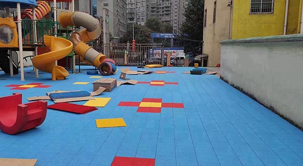 悬浮拼装地板-幼儿园场地